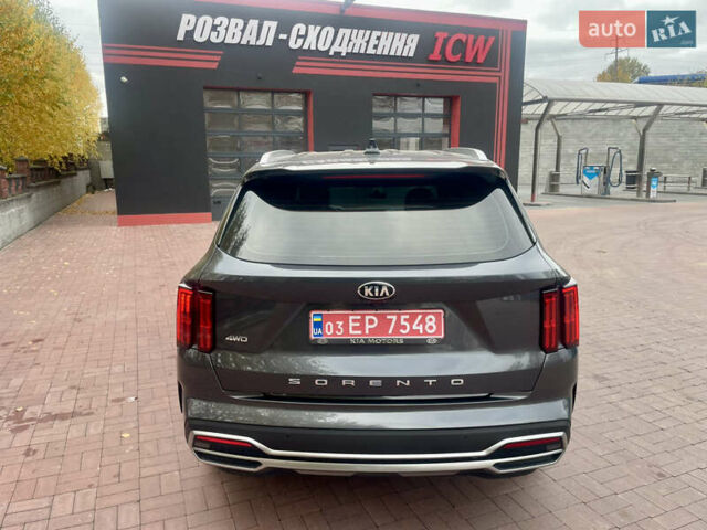 Киа Соренто 2021 в Ровно на Automoto.ua Серый Киа Соренто, объемом двигателя 2.15 л и пробегом 195 тыс. км за 33550 $, фото 3 на Automoto.ua