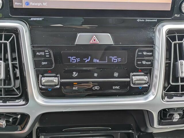 Серый Киа Соренто, объемом двигателя 2.5 л и пробегом 16 тыс. км за 16000 $, фото 11 на Automoto.ua