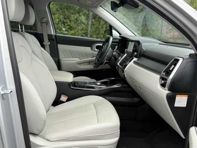 Серый Киа Соренто, объемом двигателя 0 л и пробегом 29 тыс. км за 15000 $, фото 9 на Automoto.ua