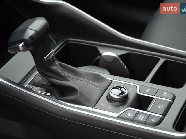 Серый Киа Соренто, объемом двигателя 2.5 л и пробегом 1 тыс. км за 43500 $, фото 20 на Automoto.ua