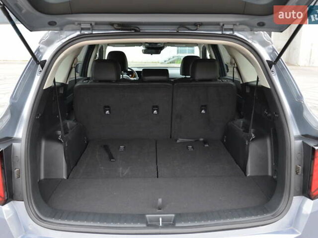 Серый Киа Соренто, объемом двигателя 2.5 л и пробегом 1 тыс. км за 43500 $, фото 39 на Automoto.ua