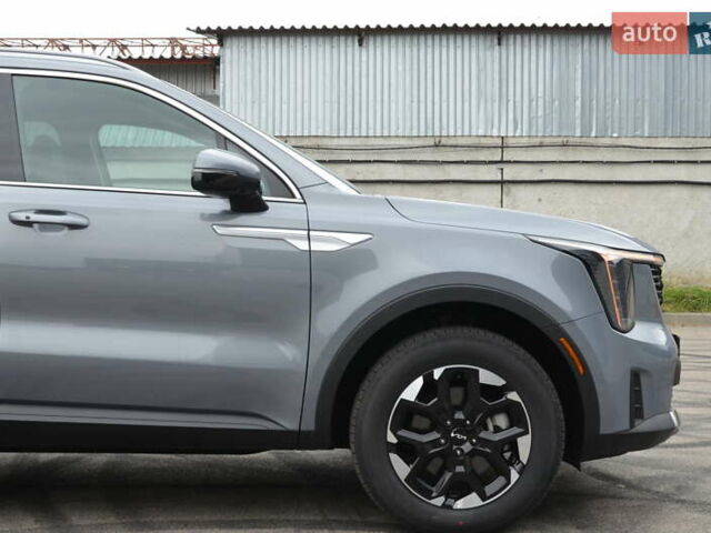 Серый Киа Соренто, объемом двигателя 2.5 л и пробегом 1 тыс. км за 43500 $, фото 5 на Automoto.ua