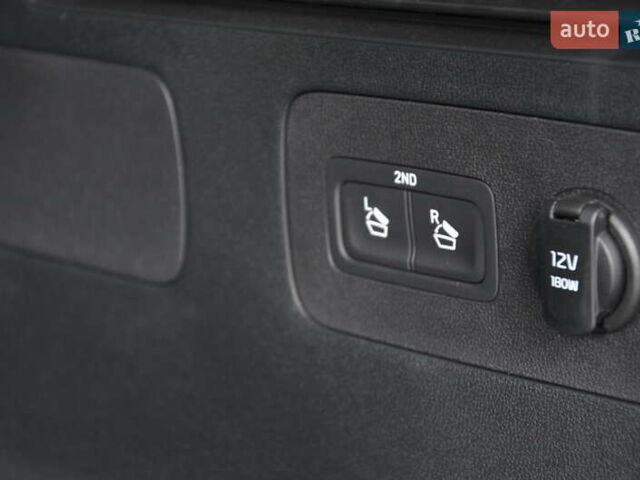 Серый Киа Соренто, объемом двигателя 2.5 л и пробегом 1 тыс. км за 43500 $, фото 38 на Automoto.ua