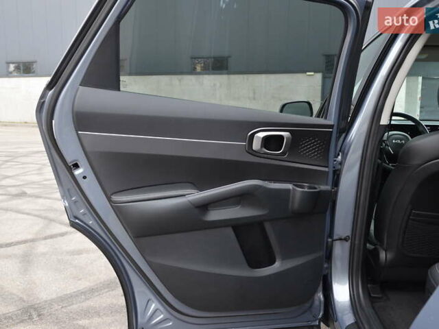 Серый Киа Соренто, объемом двигателя 2.5 л и пробегом 1 тыс. км за 43500 $, фото 31 на Automoto.ua