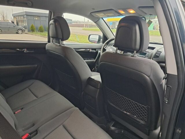 Синий Киа Соренто, объемом двигателя 2.4 л и пробегом 200 тыс. км за 11800 $, фото 2 на Automoto.ua