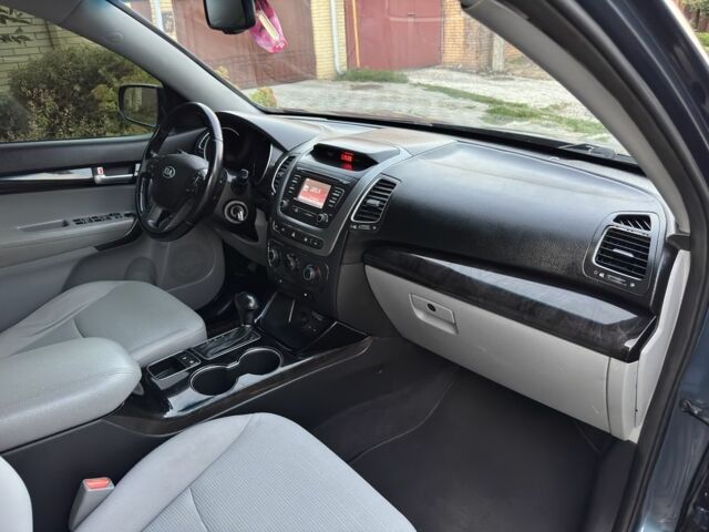 Киа Соренто 2014 в Днепре (Днепропетровске) на Automoto.ua Синий Киа Соренто, объемом двигателя 2.4 л и пробегом 155 тыс. км за 10800 $, фото 21 на Automoto.ua