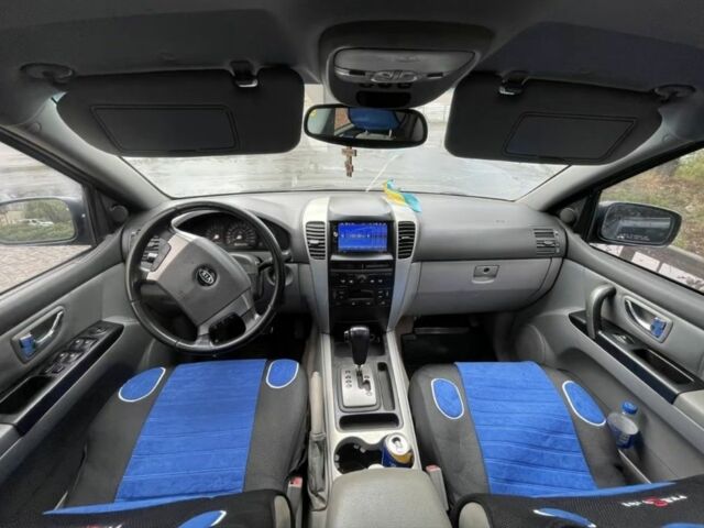 Синій Кіа Соренто, об'ємом двигуна 2.5 л та пробігом 250 тис. км за 3450 $, фото 8 на Automoto.ua