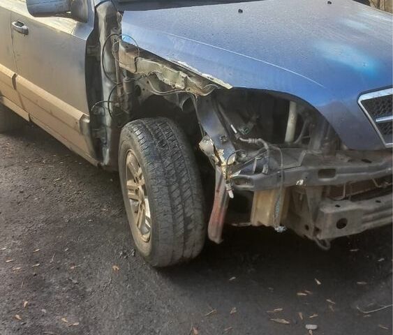 Синій Кіа Соренто, об'ємом двигуна 2.5 л та пробігом 250 тис. км за 2200 $, фото 1 на Automoto.ua