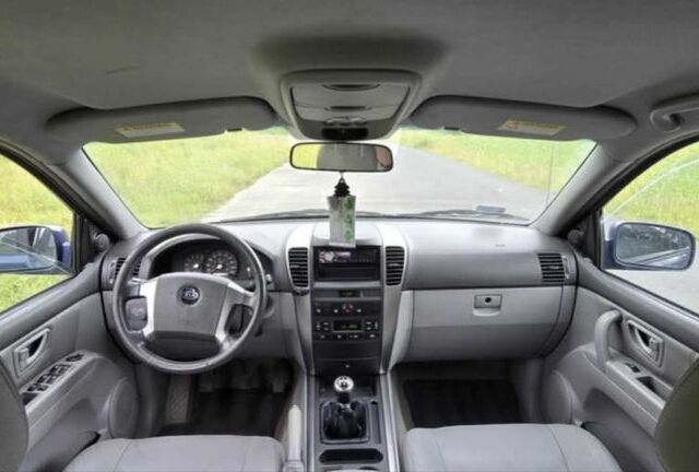 Синій Кіа Соренто, об'ємом двигуна 2.5 л та пробігом 177 тис. км за 3850 $, фото 4 на Automoto.ua