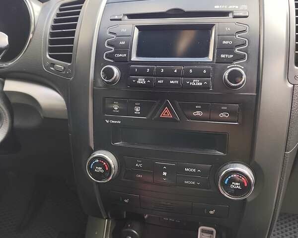 Синій Кіа Соренто, об'ємом двигуна 2.36 л та пробігом 200 тис. км за 11000 $, фото 8 на Automoto.ua