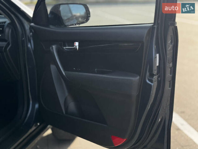 Синий Киа Соренто, объемом двигателя 2.36 л и пробегом 324 тыс. км за 9500 $, фото 9 на Automoto.ua