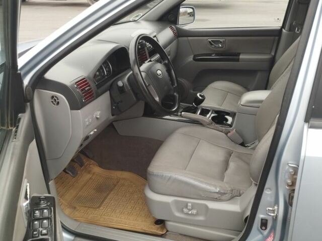 Синий Киа Соренто, объемом двигателя 2.5 л и пробегом 262 тыс. км за 4000 $, фото 4 на Automoto.ua