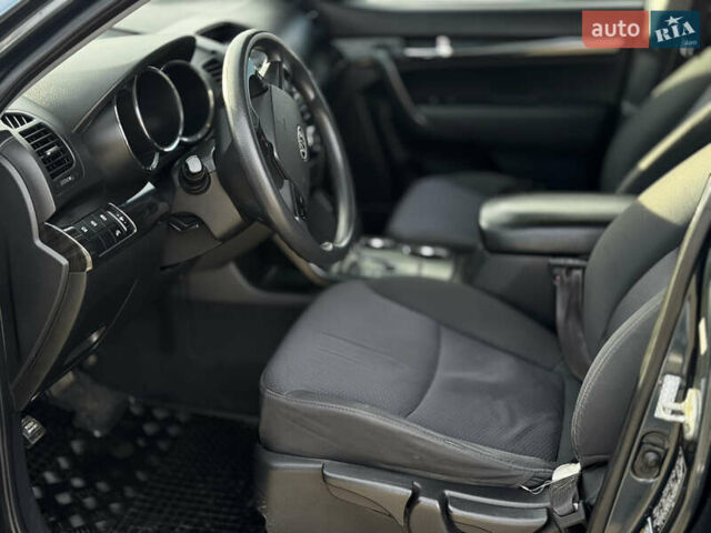 Синий Киа Соренто, объемом двигателя 2.36 л и пробегом 324 тыс. км за 9500 $, фото 16 на Automoto.ua