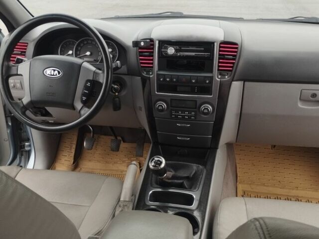 Синий Киа Соренто, объемом двигателя 2.5 л и пробегом 262 тыс. км за 4000 $, фото 11 на Automoto.ua