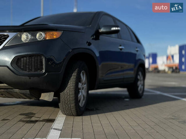 Синий Киа Соренто, объемом двигателя 2.36 л и пробегом 324 тыс. км за 9500 $, фото 7 на Automoto.ua