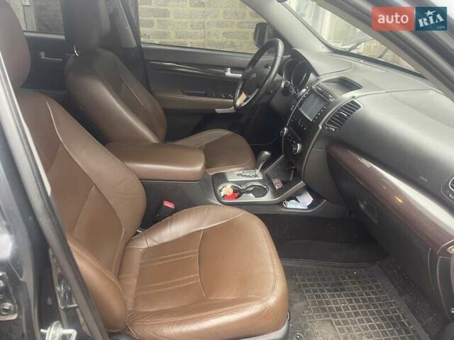 Синий Киа Соренто, объемом двигателя 2.4 л и пробегом 162 тыс. км за 12500 $, фото 2 на Automoto.ua