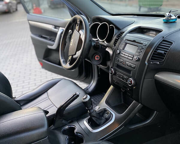 Синий Киа Соренто, объемом двигателя 2.2 л и пробегом 225 тыс. км за 11500 $, фото 12 на Automoto.ua