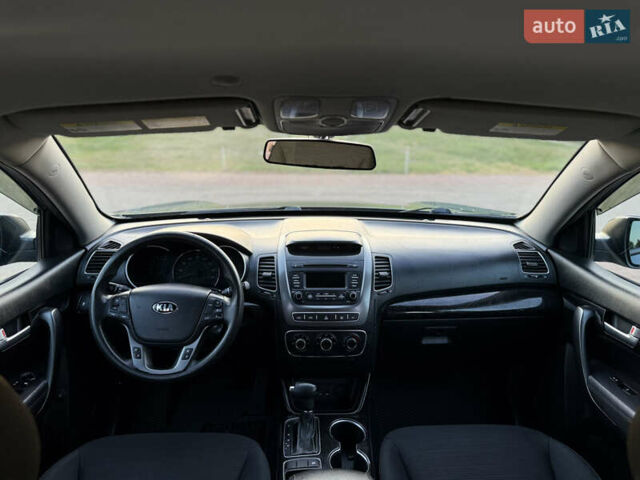 Синий Киа Соренто, объемом двигателя 2.4 л и пробегом 222 тыс. км за 10500 $, фото 11 на Automoto.ua