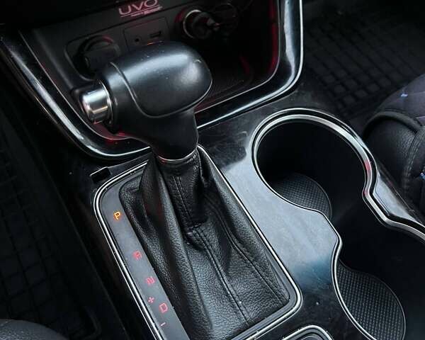 Синий Киа Соренто, объемом двигателя 3.34 л и пробегом 143 тыс. км за 13000 $, фото 9 на Automoto.ua