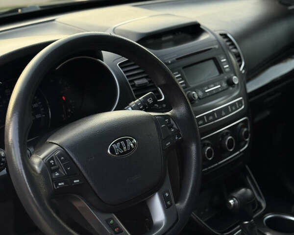 Синий Киа Соренто, объемом двигателя 2.4 л и пробегом 222 тыс. км за 10500 $, фото 14 на Automoto.ua