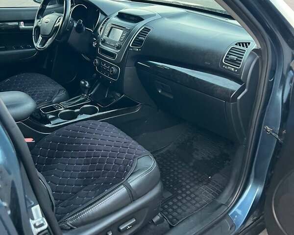 Синий Киа Соренто, объемом двигателя 3.34 л и пробегом 143 тыс. км за 13000 $, фото 5 на Automoto.ua