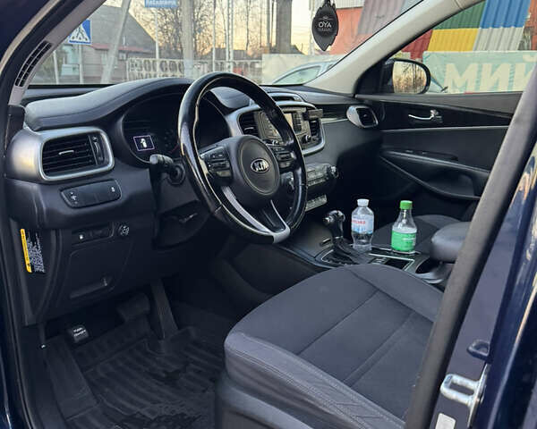 Синий Киа Соренто, объемом двигателя 2.36 л и пробегом 240 тыс. км за 13900 $, фото 18 на Automoto.ua