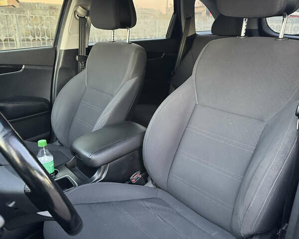 Синий Киа Соренто, объемом двигателя 2.36 л и пробегом 240 тыс. км за 13900 $, фото 19 на Automoto.ua