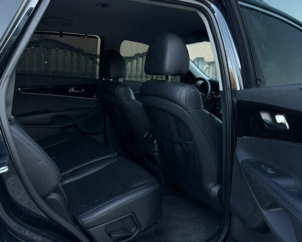 Синий Киа Соренто, объемом двигателя 2 л и пробегом 207 тыс. км за 22800 $, фото 35 на Automoto.ua