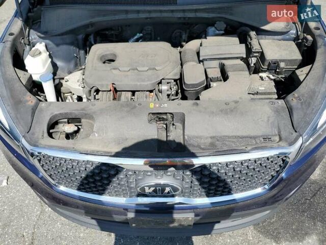 Киа Соренто 2017 в Киеве на Automoto.ua Синий Киа Соренто, объемом двигателя 2.4 л и пробегом 121 тыс. км за 2400 $, фото 11 на Automoto.ua