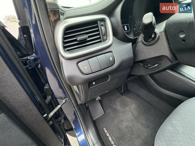 Киа Соренто 2017 в Киеве на Automoto.ua Синий Киа Соренто, объемом двигателя 2.4 л и пробегом 100 тыс. км за 15700 $, фото 27 на Automoto.ua