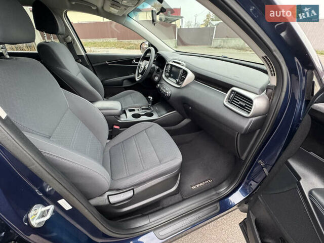 Киа Соренто 2017 в Киеве на Automoto.ua Синий Киа Соренто, объемом двигателя 2.4 л и пробегом 100 тыс. км за 15700 $, фото 48 на Automoto.ua