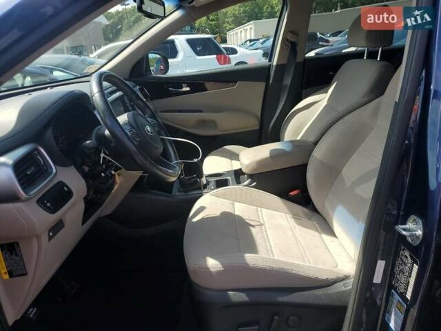 Киа Соренто 2017 в Киеве на Automoto.ua Синий Киа Соренто, объемом двигателя 2.4 л и пробегом 121 тыс. км за 2400 $, фото 6 на Automoto.ua