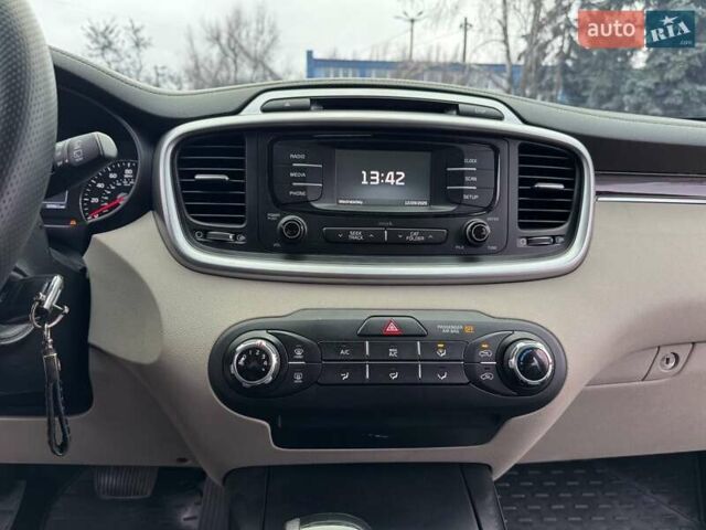 Синій Кіа Соренто, об'ємом двигуна 3.34 л та пробігом 64 тис. км за 17200 $, фото 16 на Automoto.ua
