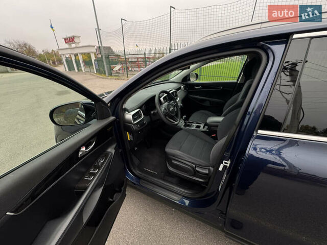 Киа Соренто 2017 в Киеве на Automoto.ua Синий Киа Соренто, объемом двигателя 2.4 л и пробегом 100 тыс. км за 15700 $, фото 24 на Automoto.ua