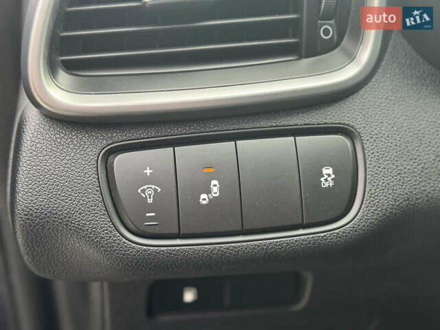 Синій Кіа Соренто, об'ємом двигуна 0 л та пробігом 230 тис. км за 14999 $, фото 12 на Automoto.ua