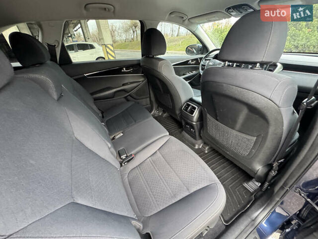 Синій Кіа Соренто, об'ємом двигуна 0 л та пробігом 230 тис. км за 14999 $, фото 32 на Automoto.ua