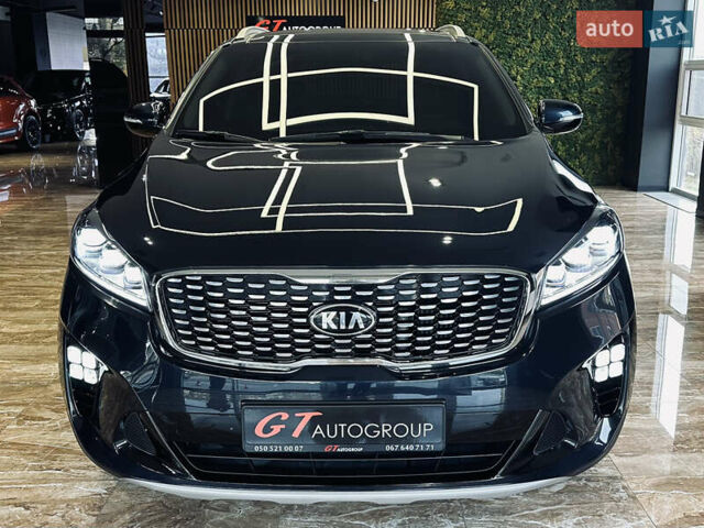 Синий Киа Соренто, объемом двигателя 2.2 л и пробегом 166 тыс. км за 25000 $, фото 2 на Automoto.ua