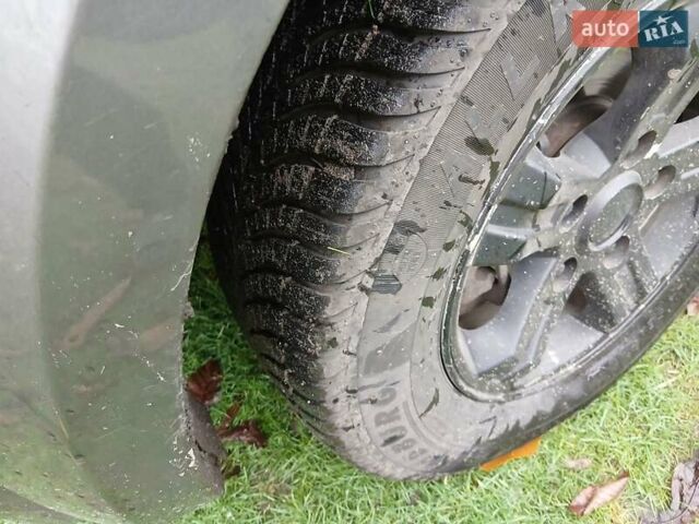 Зеленый Киа Соренто, объемом двигателя 2.5 л и пробегом 340 тыс. км за 4500 $, фото 7 на Automoto.ua