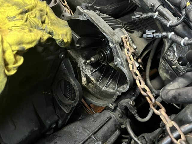 Зеленый Киа Соренто, объемом двигателя 2.5 л и пробегом 280 тыс. км за 1909 $, фото 6 на Automoto.ua