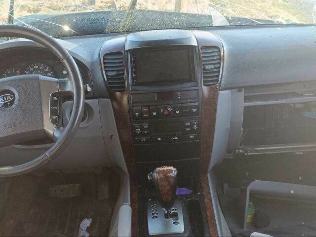 Зелений Кіа Соренто, об'ємом двигуна 2.5 л та пробігом 300 тис. км за 500 $, фото 4 на Automoto.ua