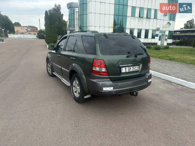 Зеленый Киа Соренто, объемом двигателя 2.5 л и пробегом 350 тыс. км за 4300 $, фото 2 на Automoto.ua