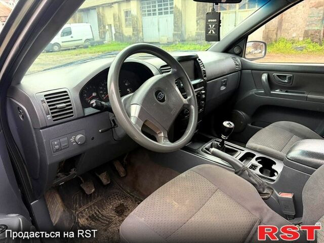 Зеленый Киа Соренто, объемом двигателя 2.5 л и пробегом 256 тыс. км за 3400 $, фото 5 на Automoto.ua