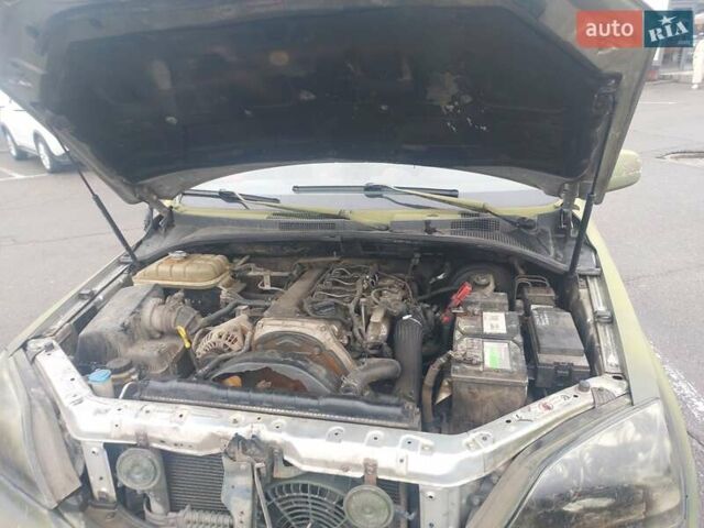 Киа Соренто 2004 в Львове на Automoto.ua Зеленый Киа Соренто, объемом двигателя 2.5 л и пробегом 280 тыс. км за 2495 $, фото 3 на Automoto.ua