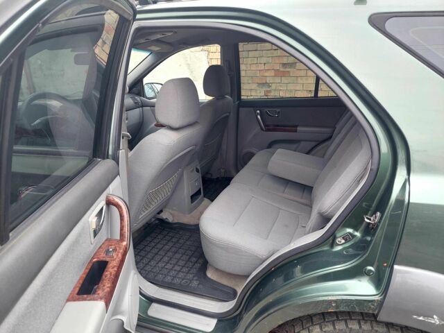 Зелений Кіа Соренто, об'ємом двигуна 2.5 л та пробігом 310 тис. км за 3250 $, фото 4 на Automoto.ua