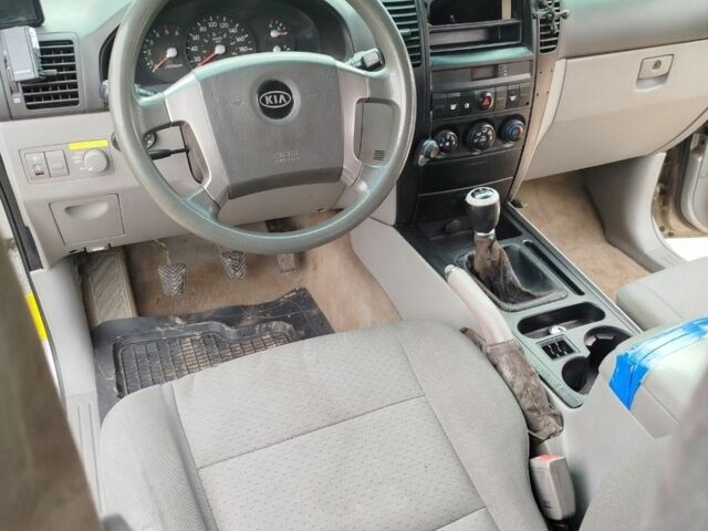 Зеленый Киа Соренто, объемом двигателя 2.5 л и пробегом 350 тыс. км за 3496 $, фото 7 на Automoto.ua