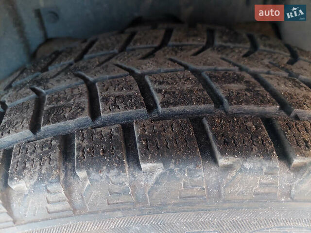 Зелений Кіа Соренто, об'ємом двигуна 2.5 л та пробігом 310 тис. км за 3250 $, фото 9 на Automoto.ua