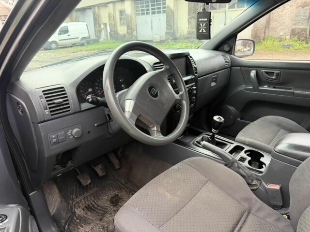 Зеленый Киа Соренто, объемом двигателя 2.5 л и пробегом 256 тыс. км за 3400 $, фото 6 на Automoto.ua