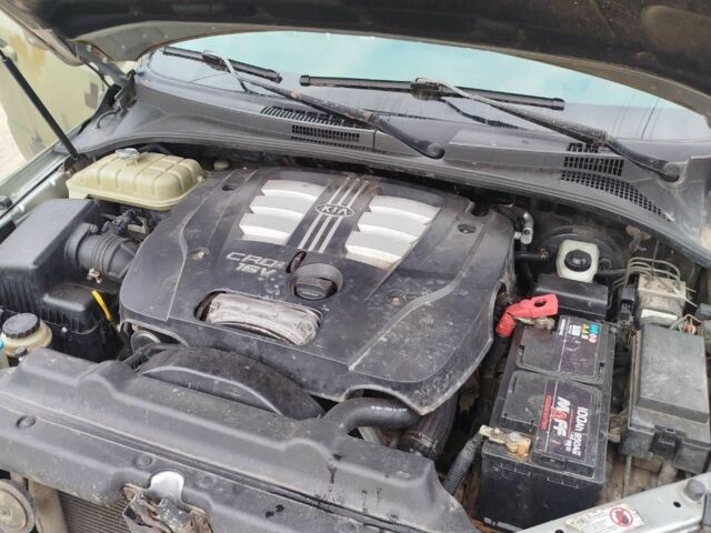 Зеленый Киа Соренто, объемом двигателя 2.5 л и пробегом 350 тыс. км за 3496 $, фото 6 на Automoto.ua