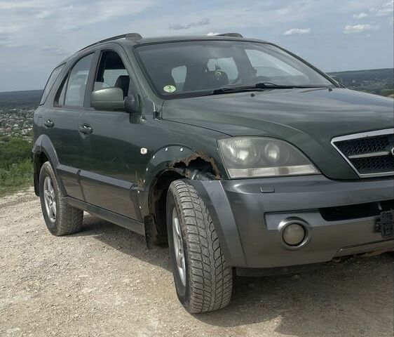 Зеленый Киа Соренто, объемом двигателя 2.5 л и пробегом 259 тыс. км за 3900 $, фото 3 на Automoto.ua