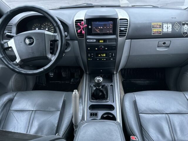 Зелений Кіа Соренто, об'ємом двигуна 2.5 л та пробігом 248 тис. км за 2800 $, фото 3 на Automoto.ua